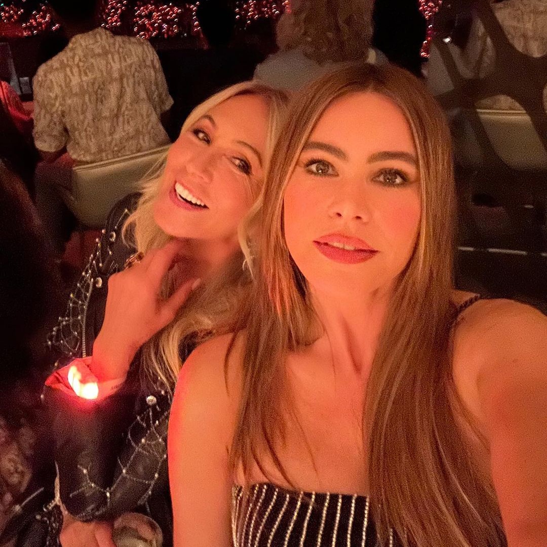 Sofia Vergara Sparkles in Pinstriped Style at Taylor Swift Concert